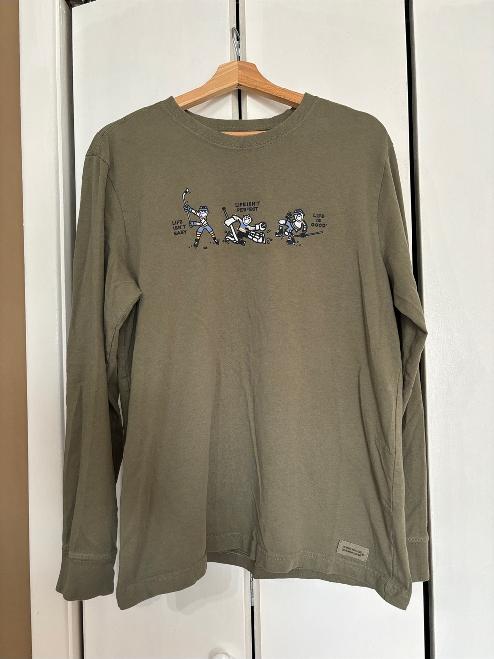 Life Is Good men’s hockey Olive Green Long-Sleeve Graphic Tee